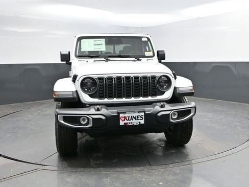 New 2026 Jeep Gladiator Sport image 2