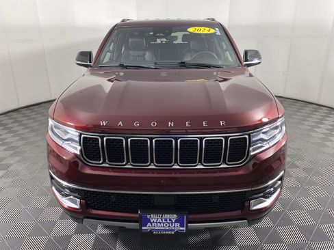 Used 2024 Jeep Wagoneer L Series II AWD/4WD image 11