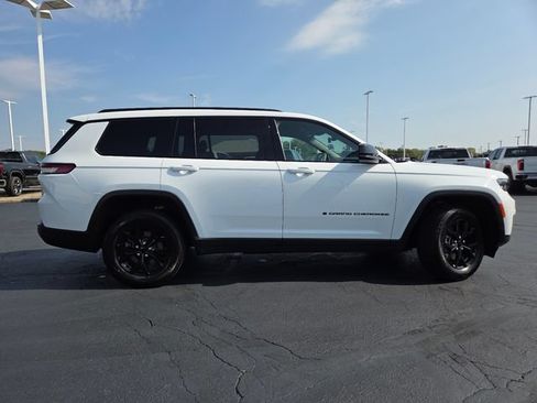 Used 2025 Jeep Grand Cherokee L Altitude RWD image 18