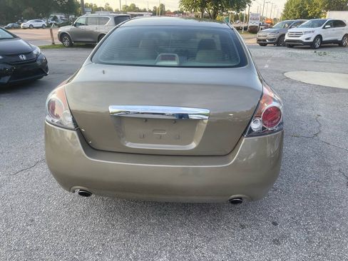 Used 2010 Nissan Altima 2.5 S FWD image 11