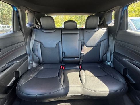 Used 2025 Jeep Compass Trailhawk image 37