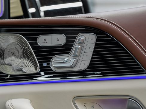 Used 2022 Mercedes-Benz Maybach GLS 600 4MATIC image 58