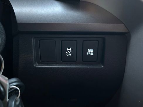 Used 2015 Toyota Tundra SR5 w/ SR5 Upgrade Package image 29