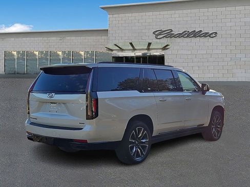 Used 2021 Cadillac Escalade ESV Sport w/ Driver Assist Tech Package image 4