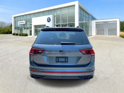 Used 2023 Volkswagen Tiguan SE R-Line AWD/4WD image 4