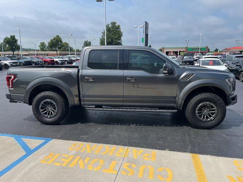 Used 2019 Ford F150 Raptor w/ Equipment Group 802A Luxury AWD/4WD image 8