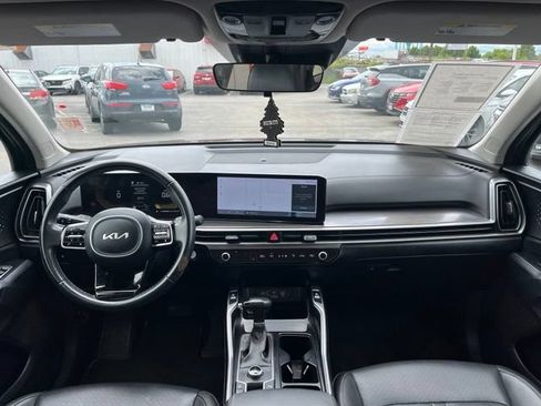 Certified 2025 Kia Sorento S w/ Panoramic Sunroof Package AWD/4WD image 38