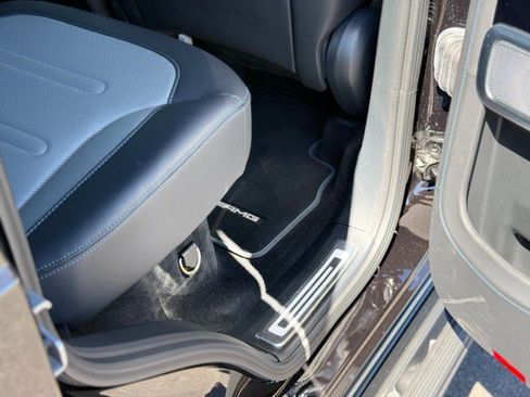 Used 2025 Mercedes-Benz G 580 w/ EQ Technology image 36