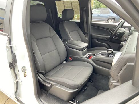 Used 2023 Chevrolet Colorado LT w/ LT Convenience Package II AWD/4WD image 24