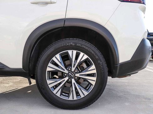 Used 2023 Nissan Rogue SV image 10