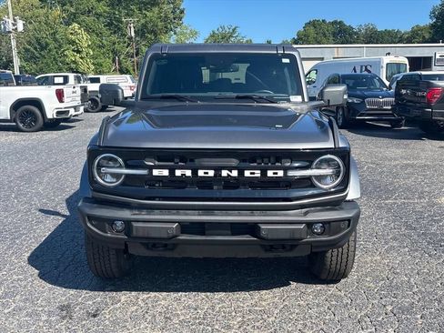 Used 2023 Ford Bronco Outer Banks AWD/4WD image 2