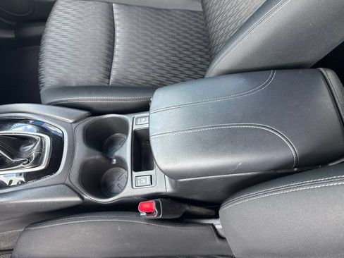 Used 2018 Nissan Rogue SV FWD image 15
