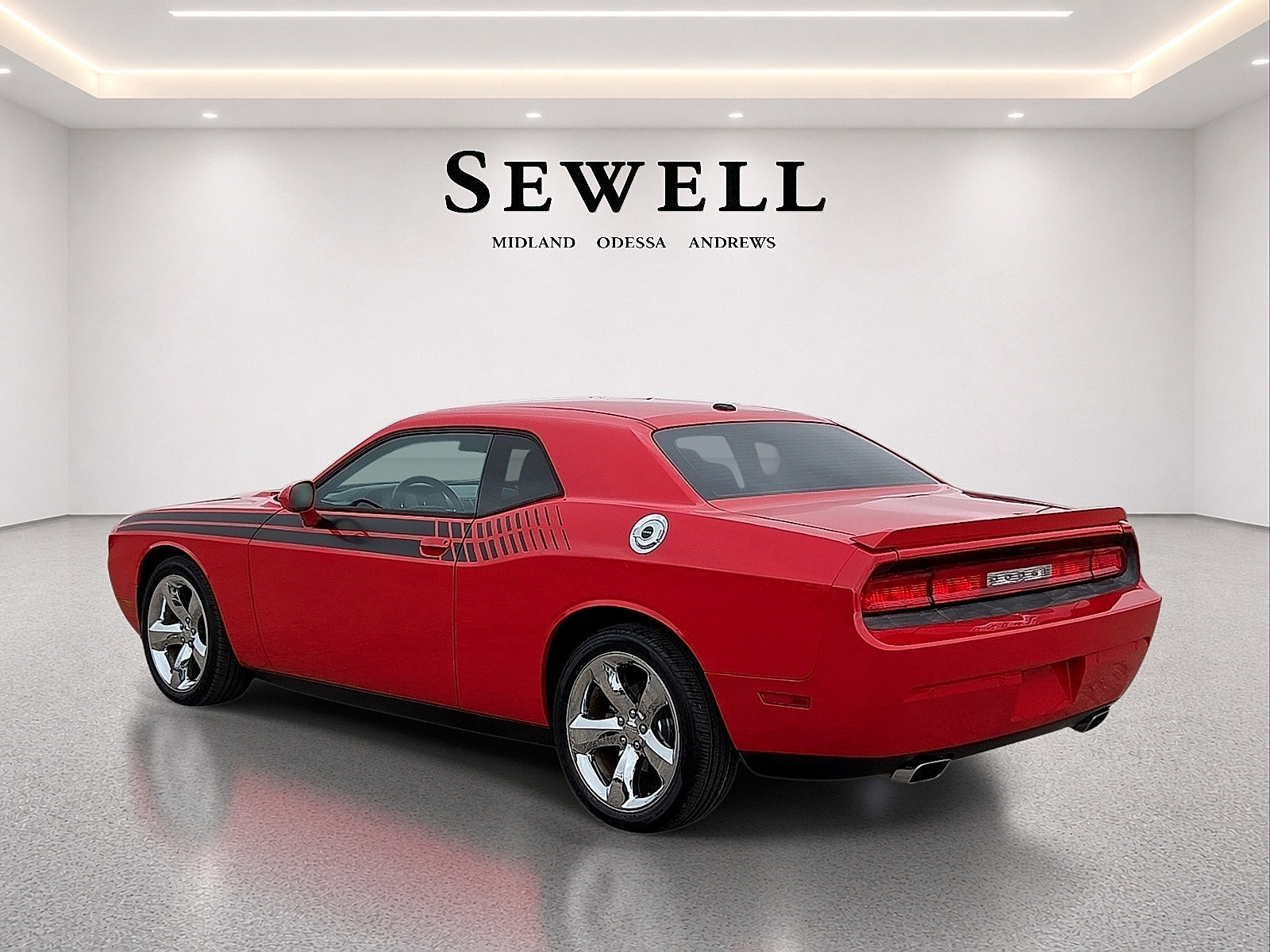 Used 2014 Dodge Challenger SXT Plus RWD image 3