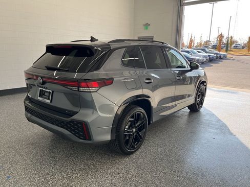 New 2026 Volkswagen Tiguan SE R-Line AWD/4WD image 6