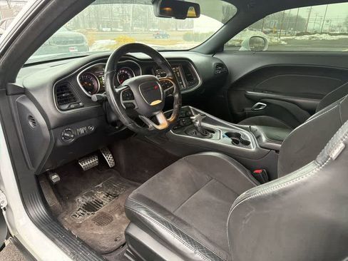 Used 2018 Dodge Challenger R/T Scat Pack w/ Leather Interior Group image 9