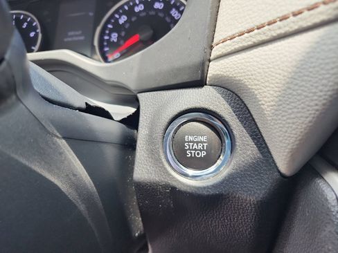 Used 2021 Toyota RAV4 XLE FWD image 24