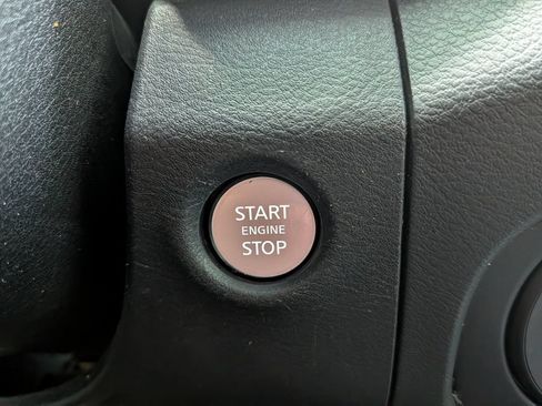Used 2022 Nissan Frontier SV AWD/4WD image 17