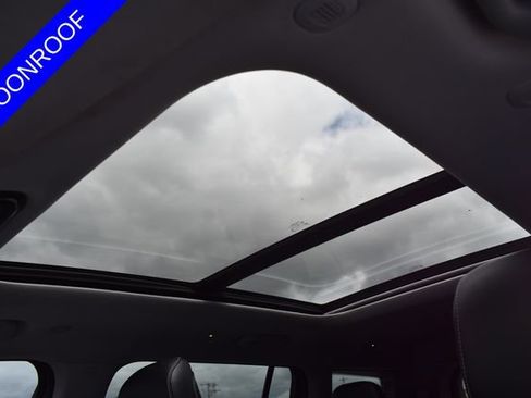 Used 2023 Jeep Grand Cherokee L Limited AWD/4WD image 8