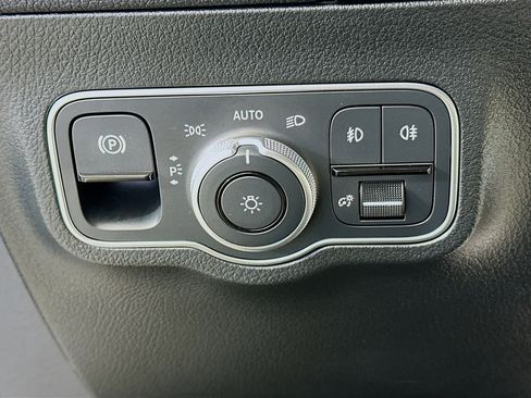 Used 2023 Mercedes-Benz GLA 250 image 17