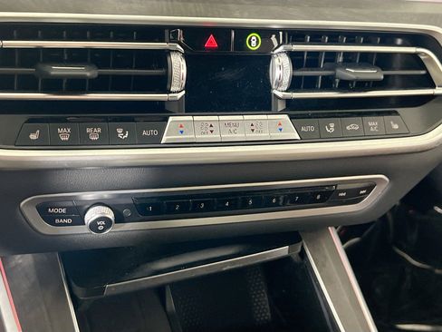 Used 2023 BMW X5 xDrive40i w/ Premium Package AWD/4WD image 16