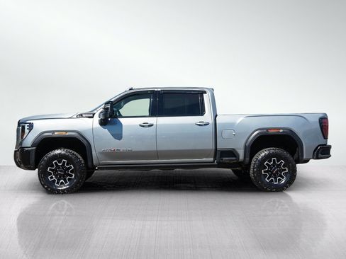Used 2024 GMC Sierra 2500 AT4X AWD/4WD image 2
