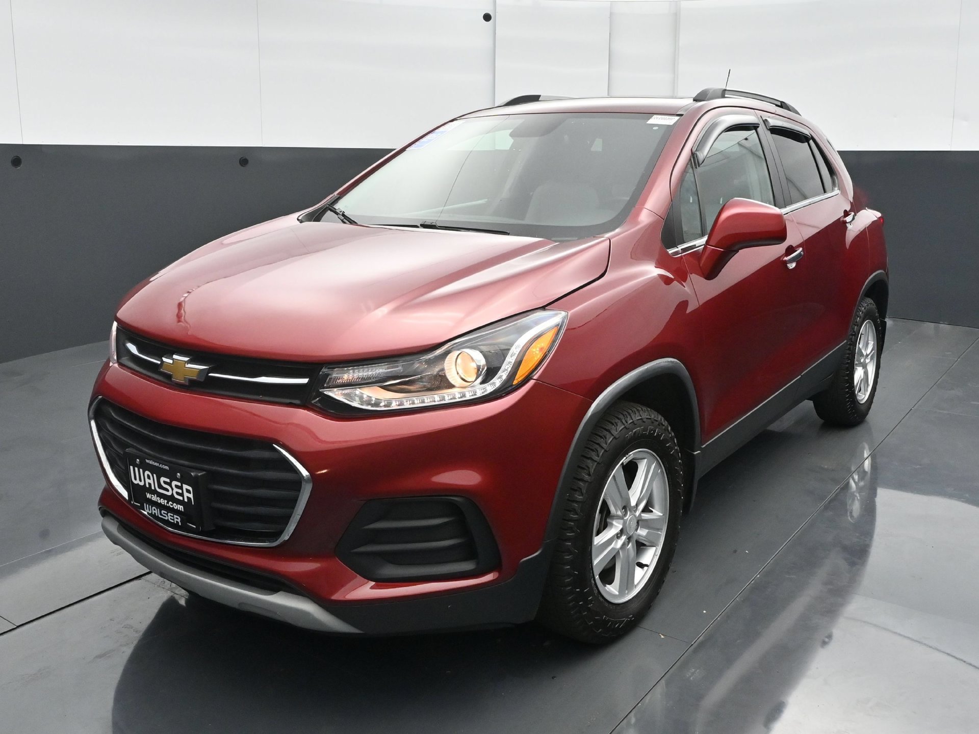 Used 2019 Chevrolet Trax LT w/ Sun & Sound Package AWD/4WD image 11
