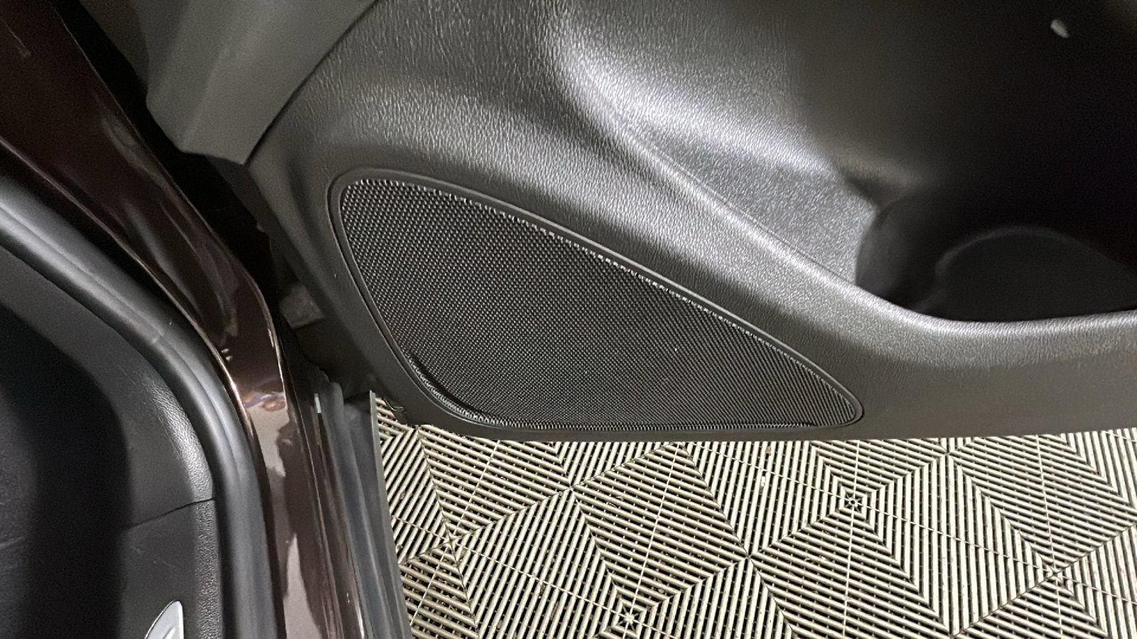 Used 2020 Buick Envision Essence FWD image 37