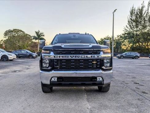 Used 2021 Chevrolet Silverado 2500 LT w/ Convenience Package image 12