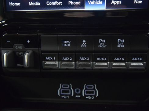 New 2026 RAM 2500 Laramie w/ Night Edition AWD/4WD image 21