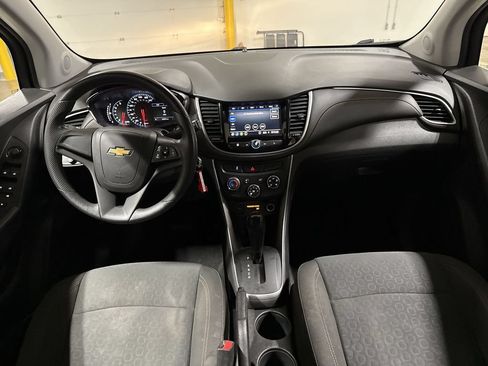 Used 2021 Chevrolet Trax LS FWD image 10