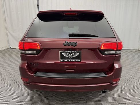 Used 2017 Jeep Grand Cherokee Altitude AWD/4WD image 6