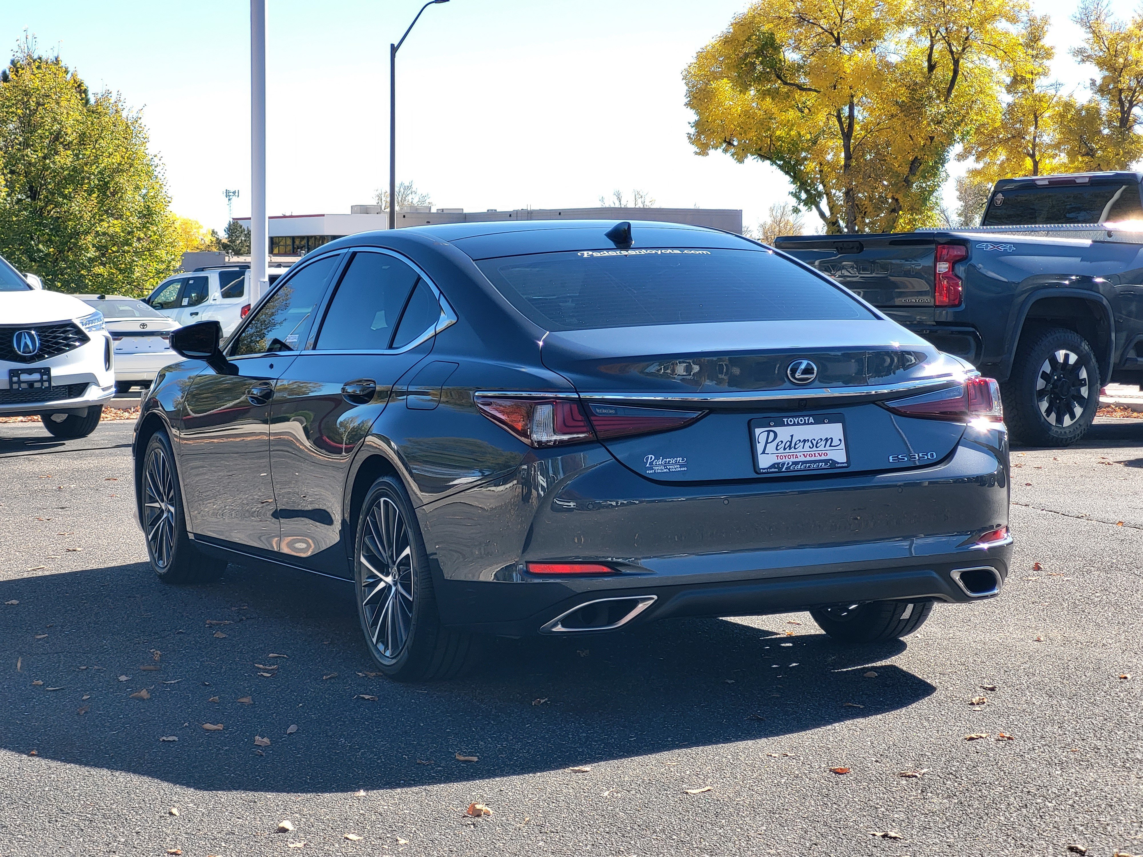 Used 2025 Lexus ES 350 w/ Premium Package FWD image 3