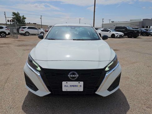 Used 2025 Nissan Altima 2.5 SV FWD image 3