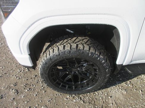 New 2026 GMC Sierra 1500 AT4 image 12