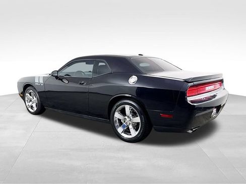 Used 2010 Dodge Challenger R/T RWD image 9