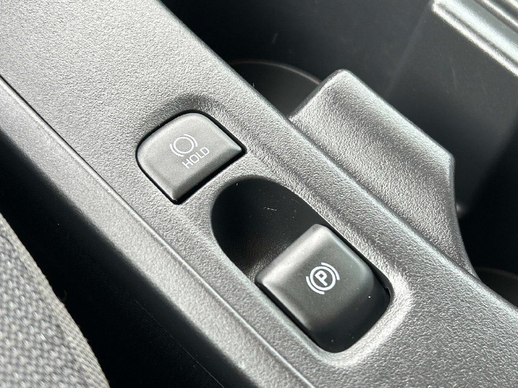 Used 2025 Toyota Corolla LE FWD image 27
