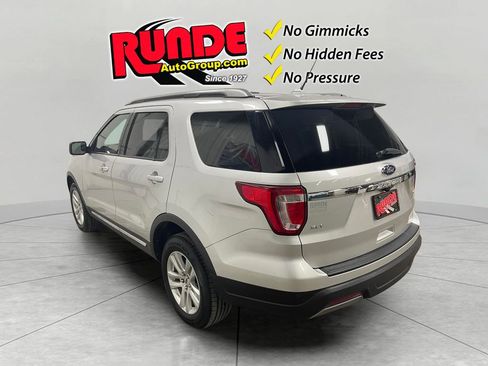 Used 2019 Ford Explorer XLT w/ Equipment Group 201A image 3
