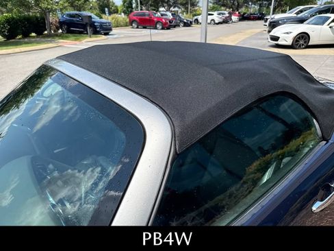 Used 2007 Pontiac Solstice Convertible w/ Premium Package RWD image 17