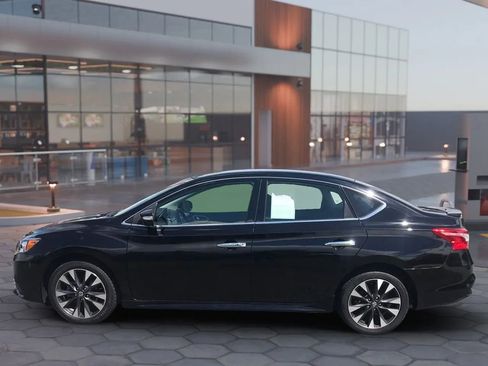 Used 2019 Nissan Sentra SR FWD image 8