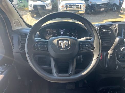 Used 2025 RAM ProMaster 2500 w/ Convenience Group FWD image 15