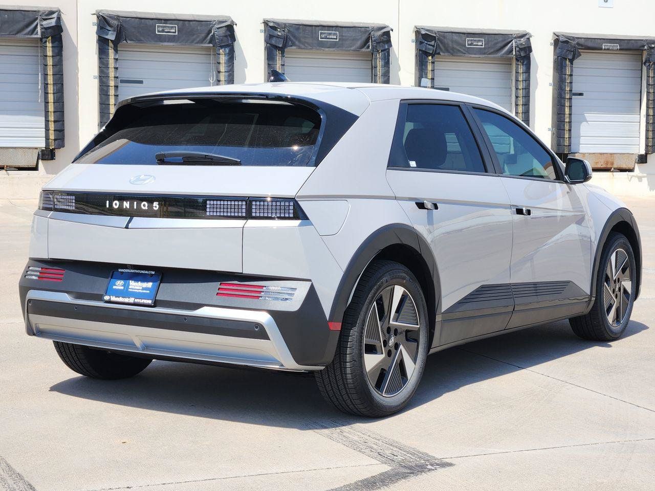 New 2027 Hyundai Ioniq 5 SE RWD image 4