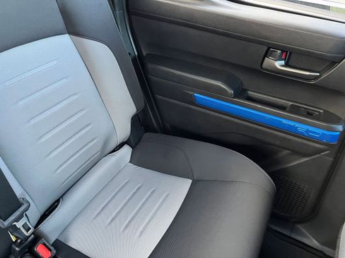 Used 2025 Toyota Tacoma TRD Off-Road image 37