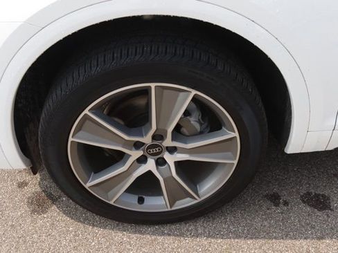 Used 2025 Audi Q5 2.0T Premium w/ Convenience Plus Package image 12