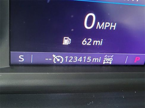 Used 2021 Chevrolet Suburban LT image 29