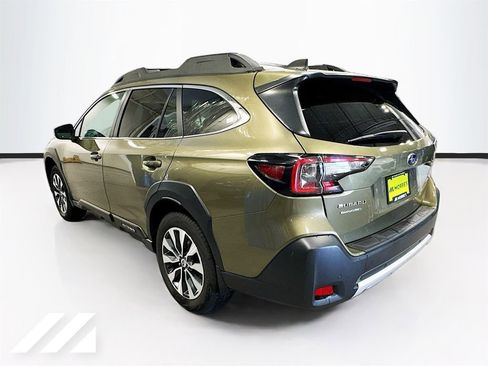 Used 2023 Subaru Outback Limited image 7