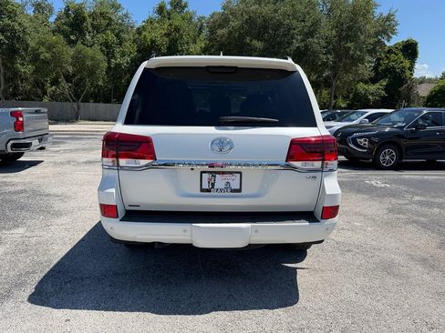 Used 2019 Toyota Land Cruiser w/ Four Season Floor Mat Package AWD/4WD image 8