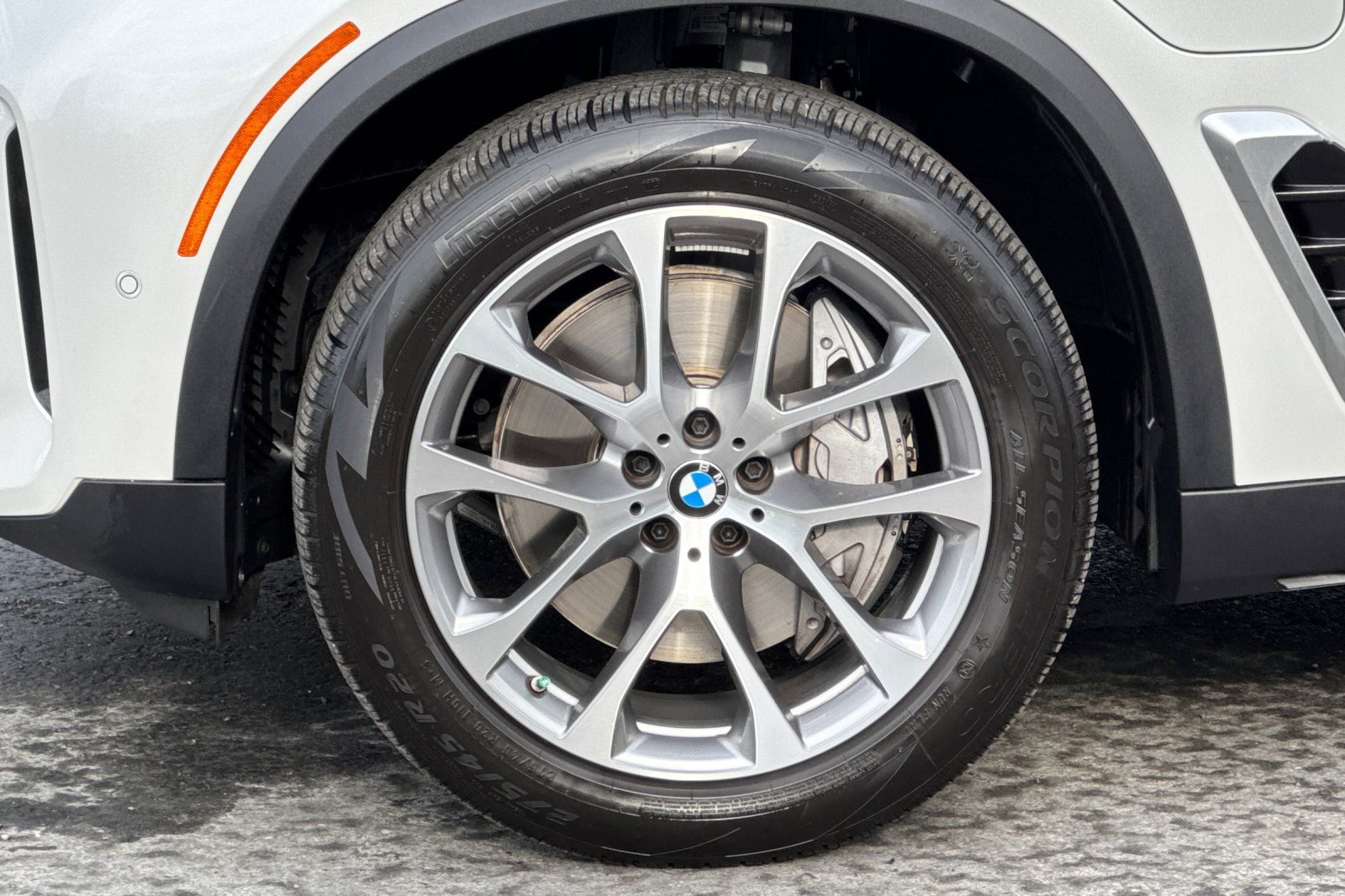 Used 2026 BMW X5 xDrive50e w/ Premium Package AWD/4WD image 39