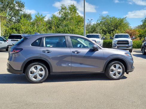 Certified 2025 Honda HR-V LX image 3