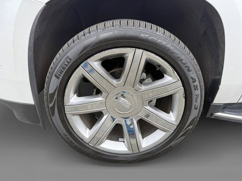 Used 2019 Cadillac Escalade ESV Premium Luxury AWD/4WD image 9