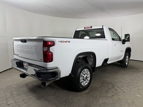 Used 2024 Chevrolet Silverado 2500 LT w/ Convenience Package image 9